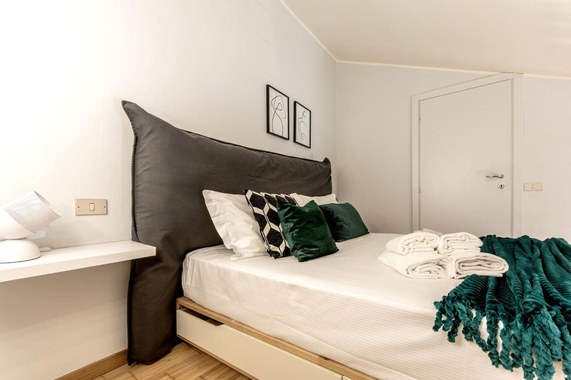 Lovely Apartments In The Hearth Of Brera By Rentopolis มิลาน ภายนอก รูปภาพ